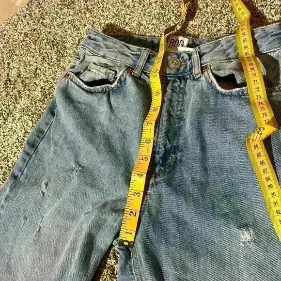 BDG Urban Outfitters Jeans Women’s 26 Light Wash Denim High Rise Raw Hem - Picture 4 of 10